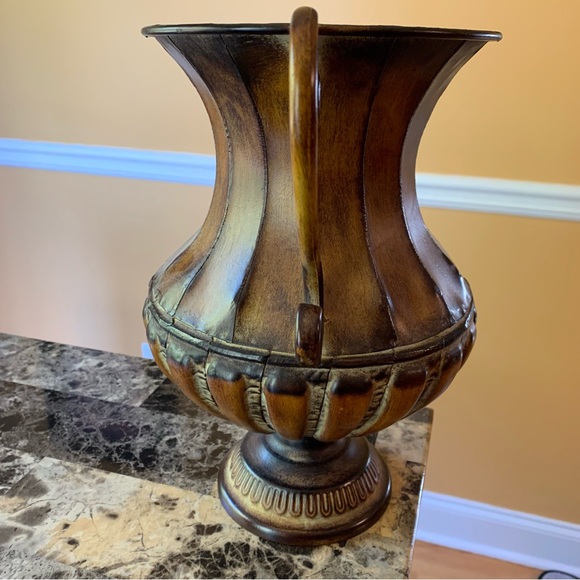 Beautiful distressed decorative metal vase - Picture 7 of 8